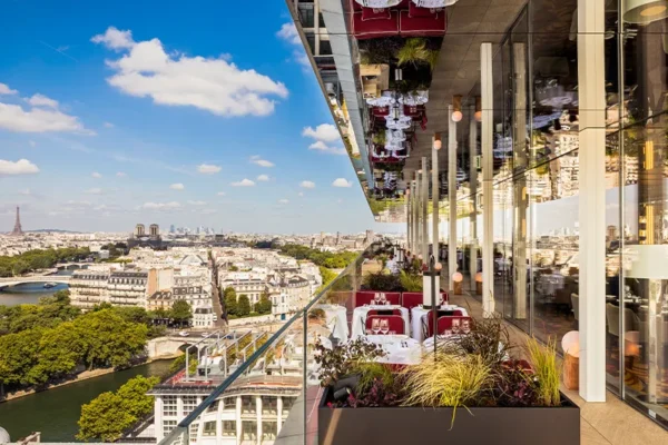 Exploring 5-Star Hotels in the Heart of Paris